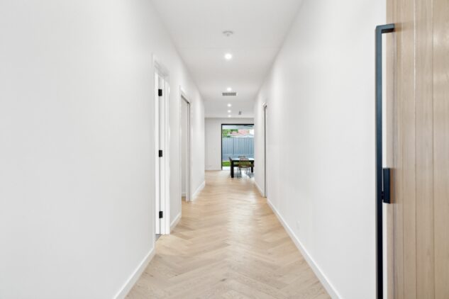 Glenelg North - Alternative