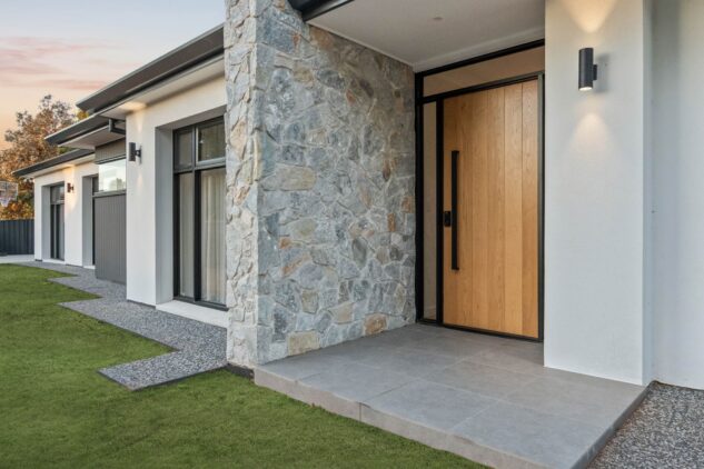 Glenelg North - Alternative