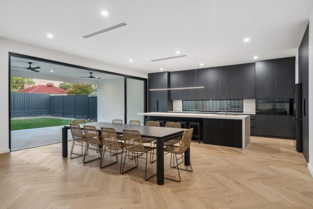 Glenelg North - Alternative